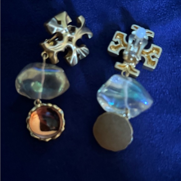 Absolutely gorgeous Tory Burch Clip on earrings. Like new condition! - Picture 2 of 3